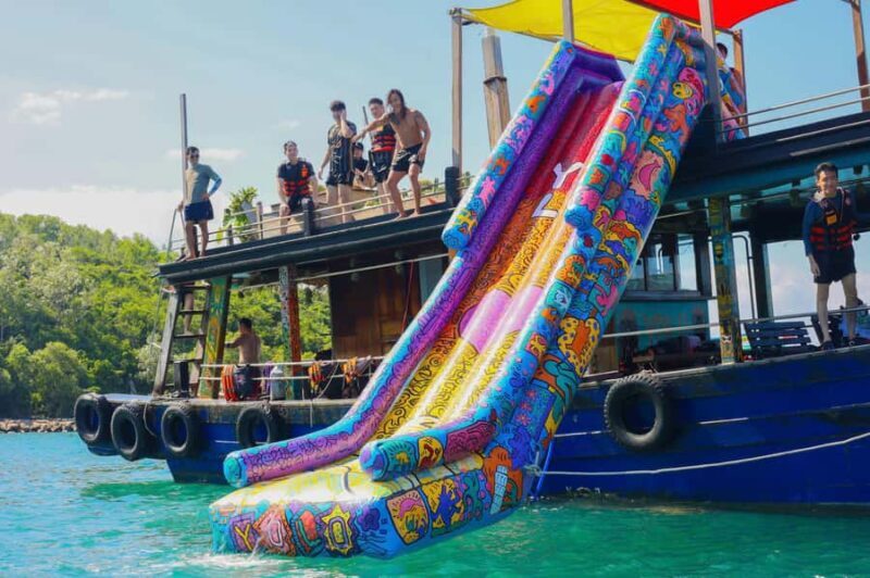 Nha Trang: Half-Day Snorkeling Adventure with BBQ Onboard - Dining and Onboard Atmosphere