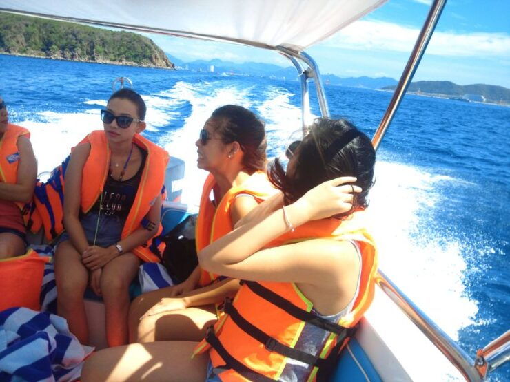 Nha Trang: Island Tour to Mun and Hon Tam With Lunch - Tour Details and Inclusions