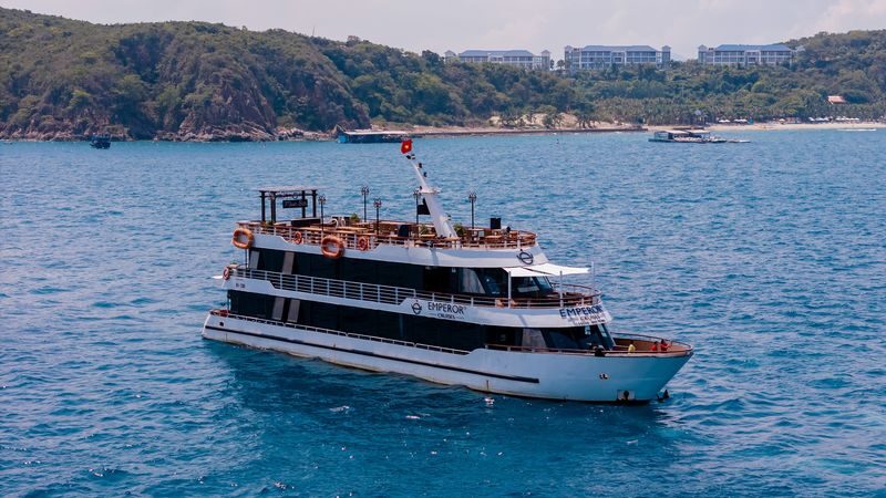 Nha Trang Luxury Dinner Cruise on Emperor Legend with Seafood - A royal-style dinner on Nha Trang Bay