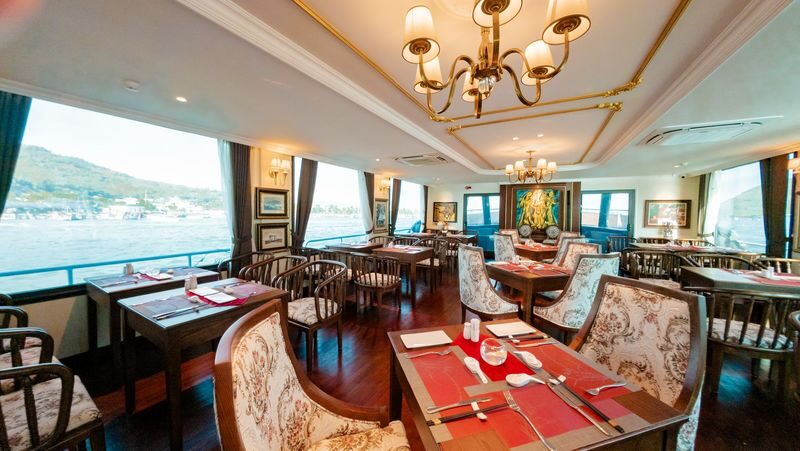 Nha Trang Luxury Dinner Cruise on Emperor Legend with Seafood - Five courses, including lobster and Australian beef