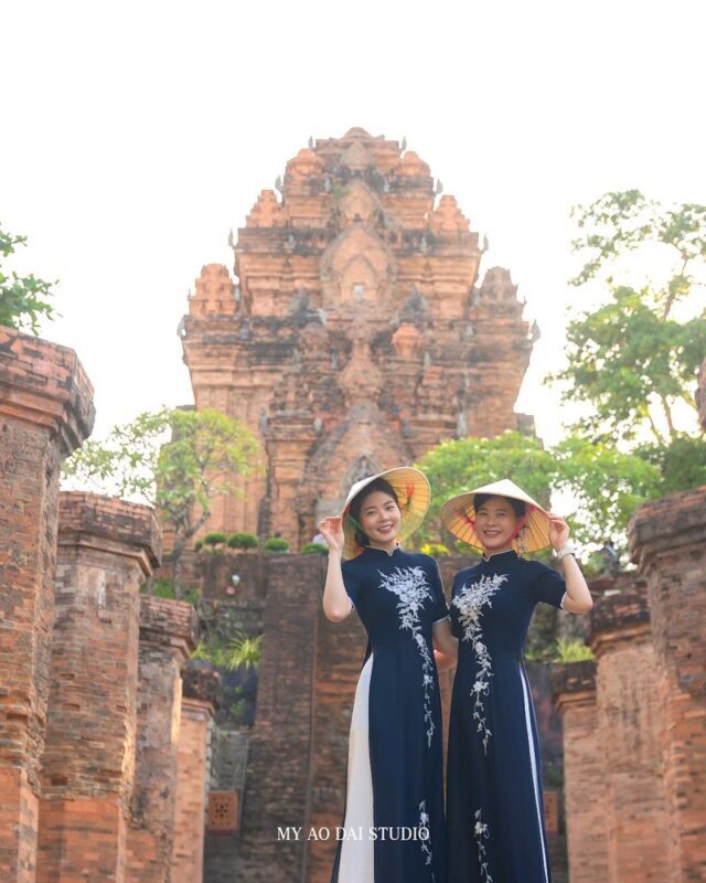 Nha Trang: Outdoor 3-Point Photoshoot + Ao Dai Rental + Transfer - What you receive after the shoot