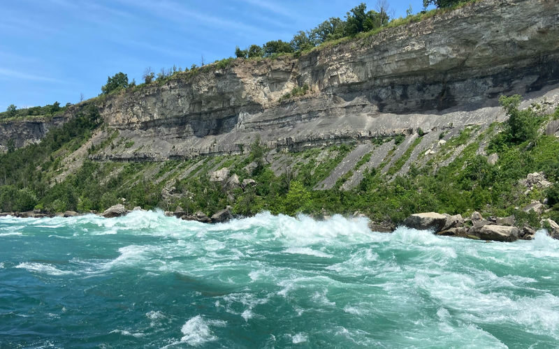 Niagara Falls and Cave of the Winds half-day walking and boat tour - The boat tour: a change of angle