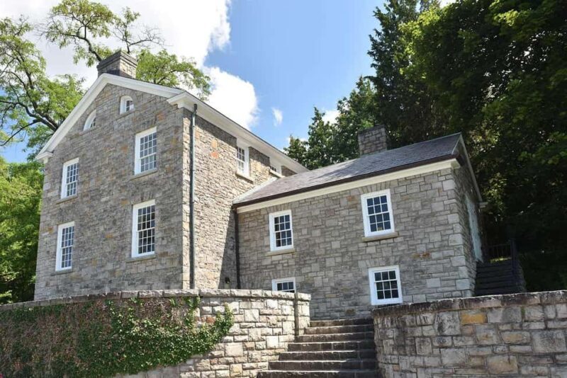 Niagara Falls and Niagara-on-the-Lake Ultimate Day Tour - Introduction