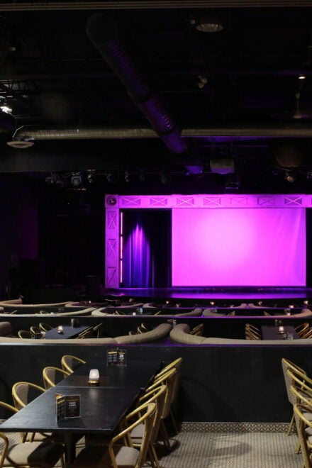 Niagara Falls, Canada: Canadiana Musical Show Ticket - Accessibility and Language