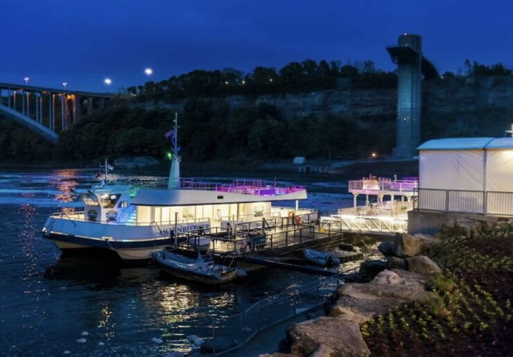 Niagara Falls, Canada: Evening Fireworks Cruise - Booking Details for the Fireworks Cruise