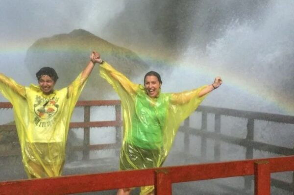 Niagara Falls Canada & USA: Small Group Deluxe Tour - Inclusions and Small Group Experience