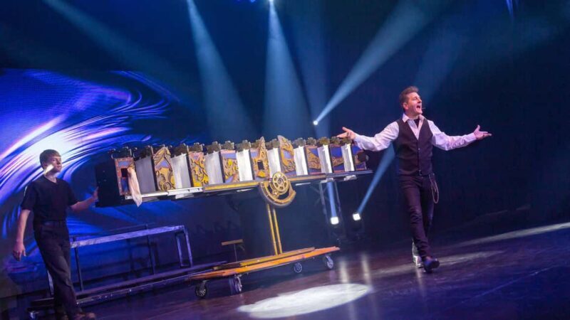 Niagara Falls, Canada: Wild Magic Show Ticket - The Illusions and Show Highlights