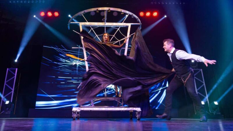 Niagara Falls, Canada: Wild Magic Show Ticket - FAQ