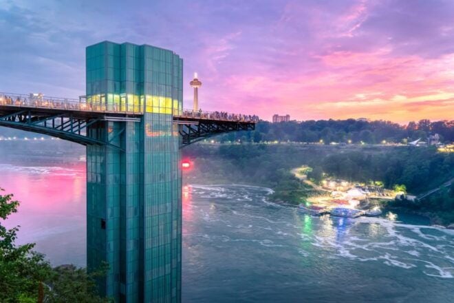 Niagara Falls: Canadian and American Deluxe Day Tour - Deluxe Vehicle Transportation