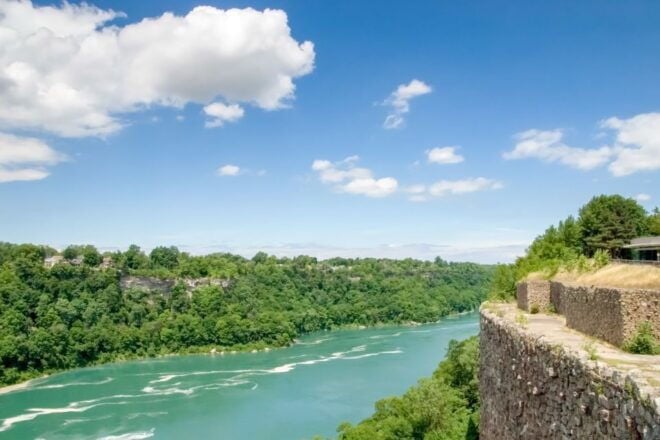 Niagara Falls: Canadian and American Deluxe Day Tour - Off-Season Attractions and Replacements