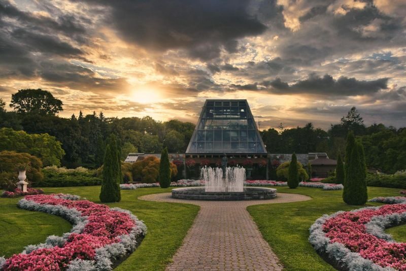Niagara Falls Day Tour, Boat Cruise and Journey Behind the Falls - Who Should Book This Niagara Falls Day Trip?