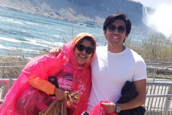 Niagara Falls Day Tour From Toronto With Fast Track Niagara Cruise - Lunch and Dining Options