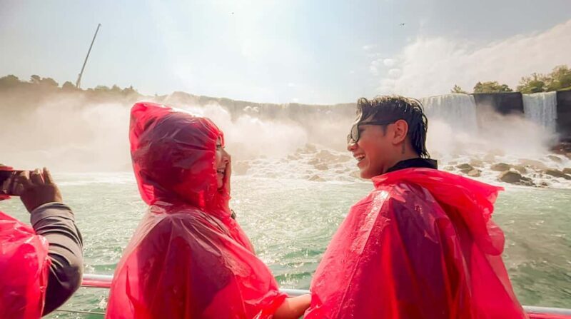 Niagara Falls: Feel the Mist Walking Tour - Good To Know  