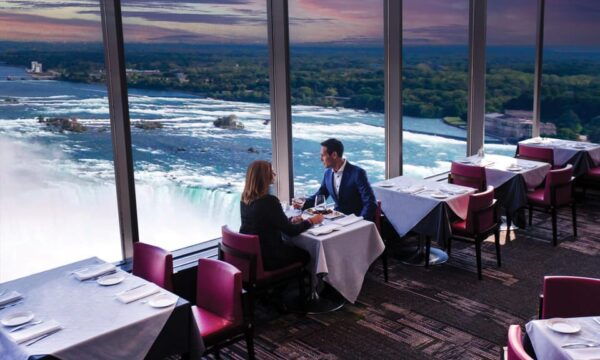 Niagara Falls: Food Tour With Fireworks Viewing - Indulge in Local Flavors