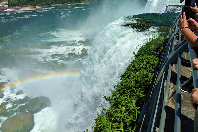 Niagara Falls in 1 Day: Tour of American and Canadian Sides - Positive Reviews About Tour Guides