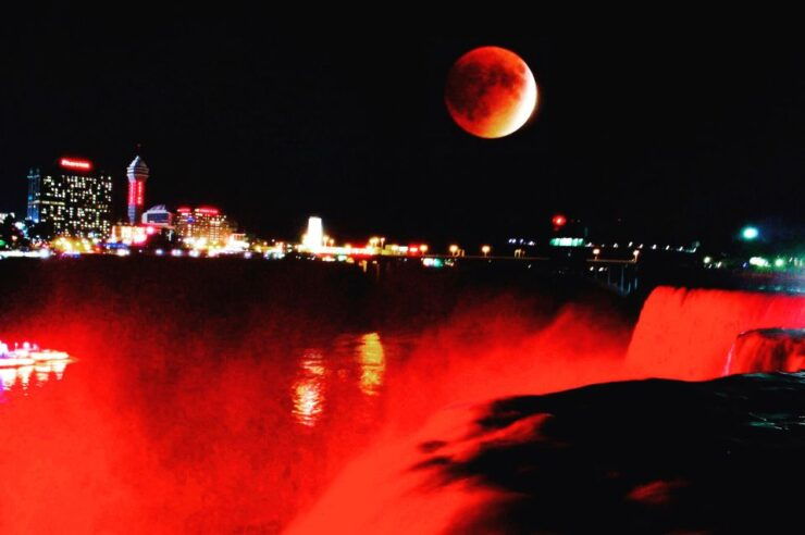 Niagara Falls: Mobsters & Mayhem Illumination Tour - Good To Know