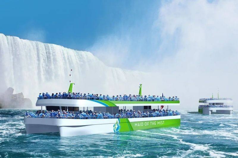 Niagara Falls: Multiple Route Bus, Boat and Walking Tours - Getting ready for the meeting point