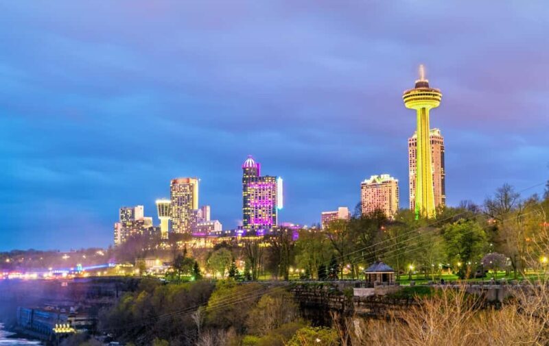 Niagara Falls: Night Tour with Fireworks Boat Ride & Dinner - FAQ