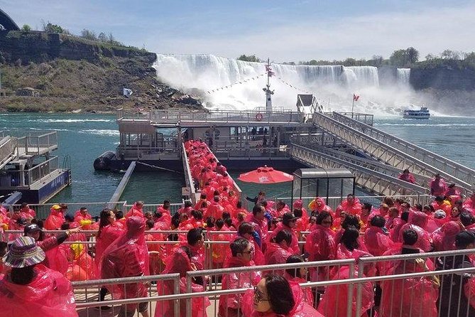 Niagara Falls Tour With Cruise With Transportation From Toronto - Visit to Niagara-On-The-Lake and Nearby Attractions