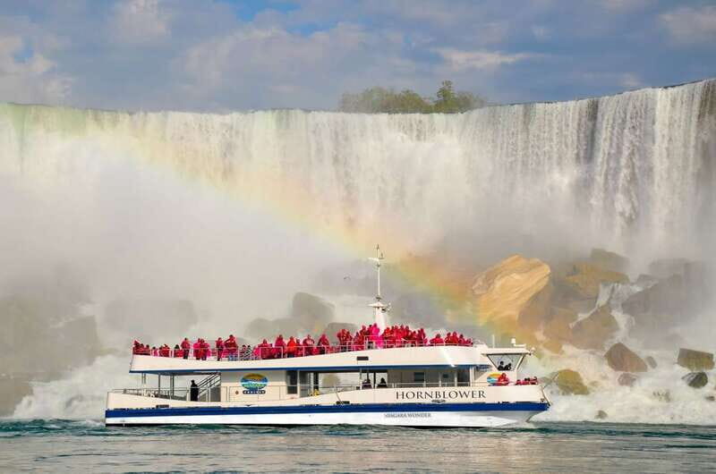 Niagara Falls Tour with Skip the Line Cruise & Maple Tasting - Transportation and Group Dynamics