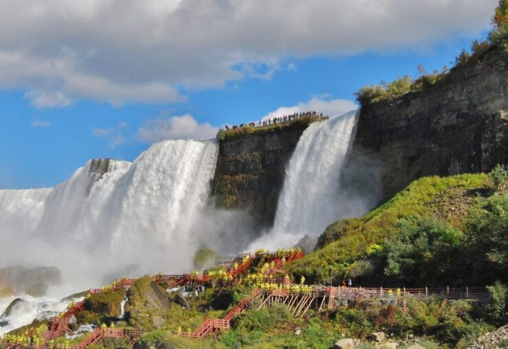 Niagara Falls: US & Canada Full-Day Tour & Lunch - Maid of the Mist Boat Ride