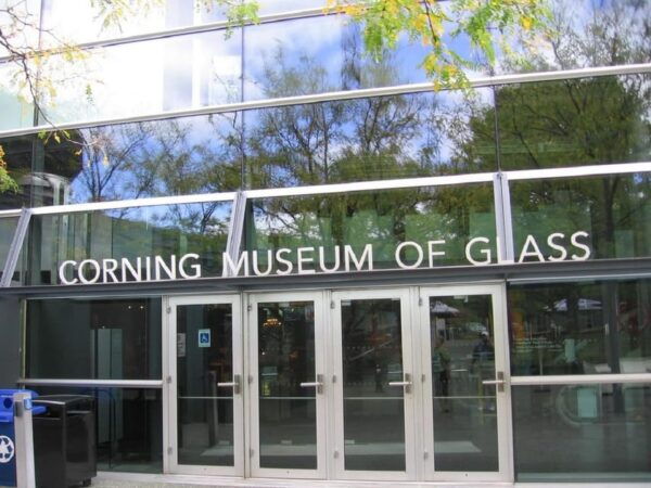 Niagara Falls (Us): Guided 2-Day Trip With Accommodation - Guided Niagara Falls Exploration