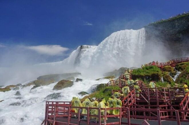 Niagara Falls: USA and Canada Tour With Boat Cruise + Lunch - Guided Tour and Sightseeing