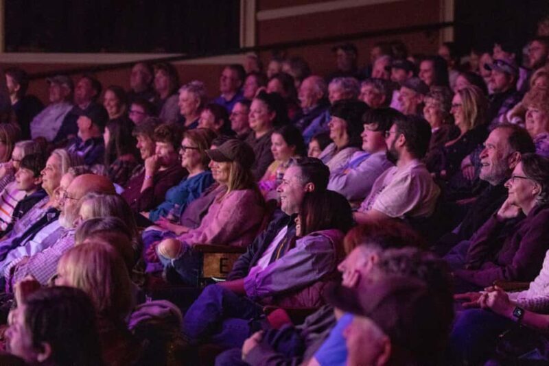 Niagara Falls, USA: Magic Theatre - Illusionist Leon Etienne - Good To Know