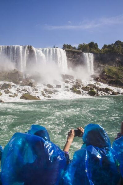 Niagara Falls: VIP Maid of the Mist & Cave of the Winds Tour - Getting to the Starting Location