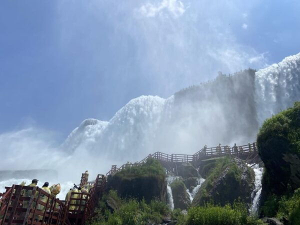 Niagara Falls: VIP Maid of the Mist & Cave of the Winds Tour - Exploring the Niagara Wonders