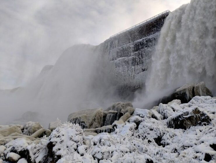 Niagara Falls: Winter Tour With Cave of the Winds Entry - Winter Wonderland at Niagara Falls