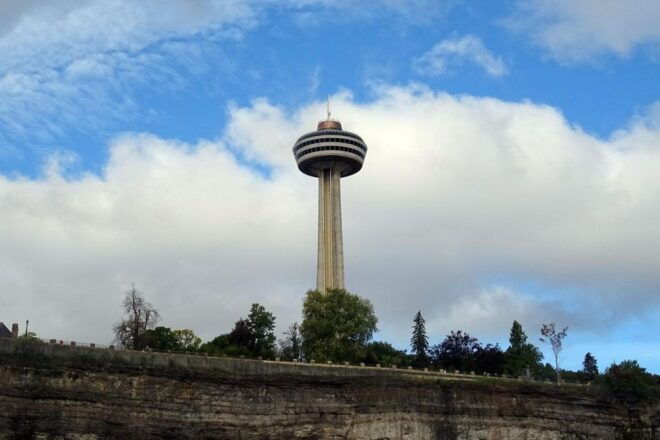 Niagara Falls: Winter Wonderland Multinational Excursion - Experiencing the Power of the Falls Up Close
