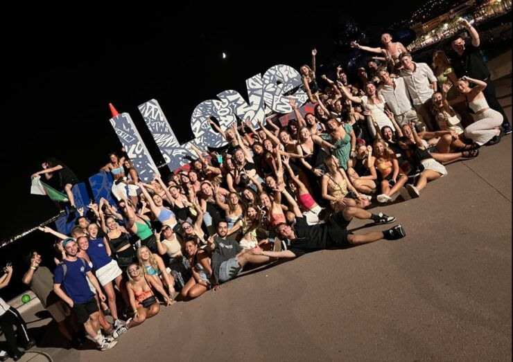Nice Bar/Pub Crawl | 3 BEST Bars & 1 Club With Free Drinks! - Pricing and Booking Details