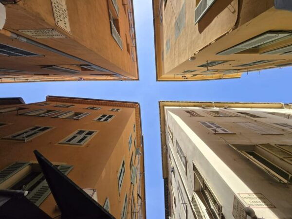 Nice: CITY TOUR GAME. Explore, Play, Discover, Visit Nice ! - Engaging Activities and Challenges