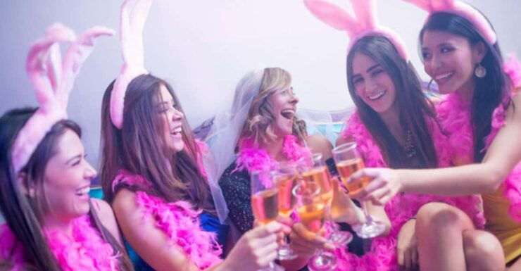 Nice: Pub / Bar Crawl Group Size 6 Person - Key Points