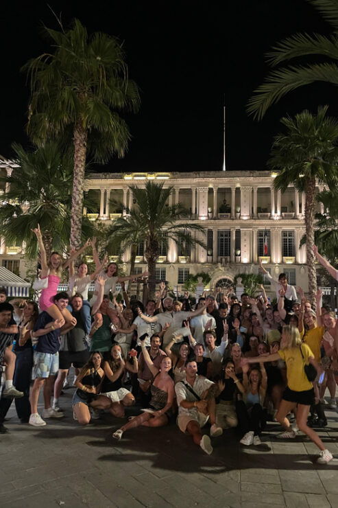 Nice: Pub/Bar Crawl With Free Shots and Nightclub Entry - Key Points