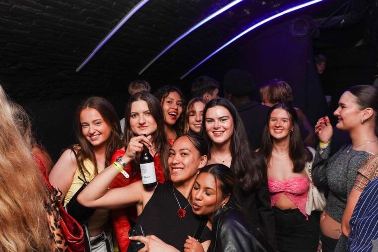 Nice :Pub Crawl With 6 Free Shots and VIP Bars&Club Access - Language and Accessibility Options