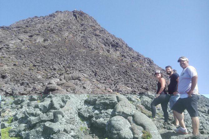 Night Climb to Pico Mountain Min 4 PAX - Inclusions