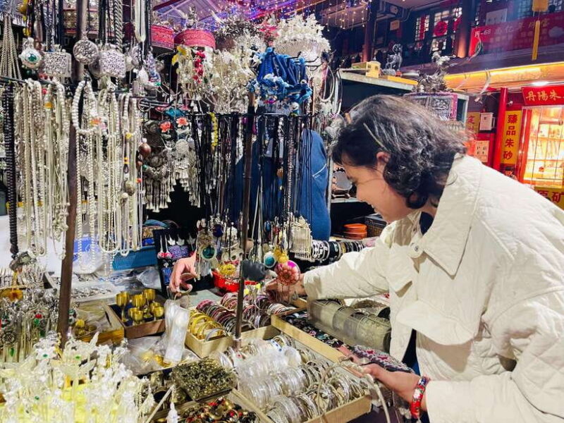 Night Market Haggling Adventure with an English Guide! - Discovering the Panjiayuan Night Fair