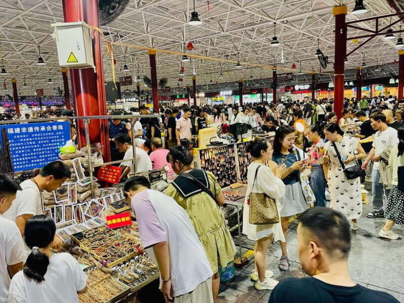 Night Market Haggling Adventure with an English Guide! - The Value of the Experience