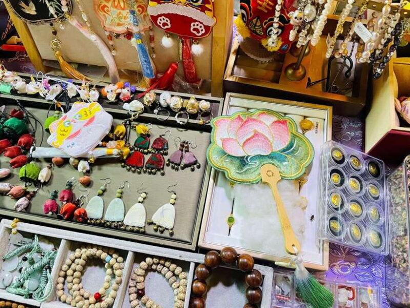 Night Market Haggling Adventure with an English Guide! - FAQ