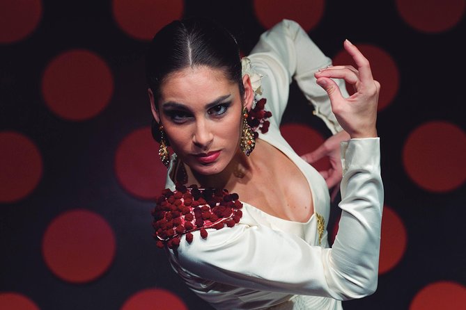 Night Tapas Walking Tour in Barcelona Old Town & Flamenco Show With Small Group - What to Expect