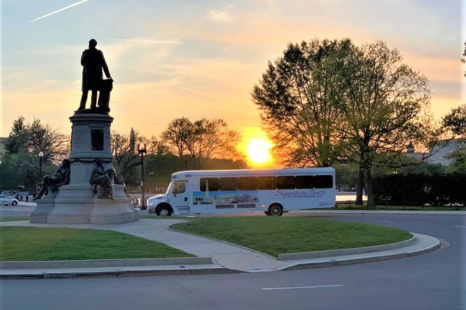 Night-Time Monuments Bus Tour With Optional Washington Monument - Night-Time Monuments Experience