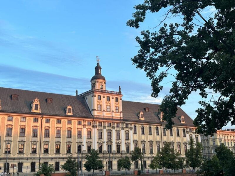 Night tour through Wroclaw - What Sets This Tour Apart?