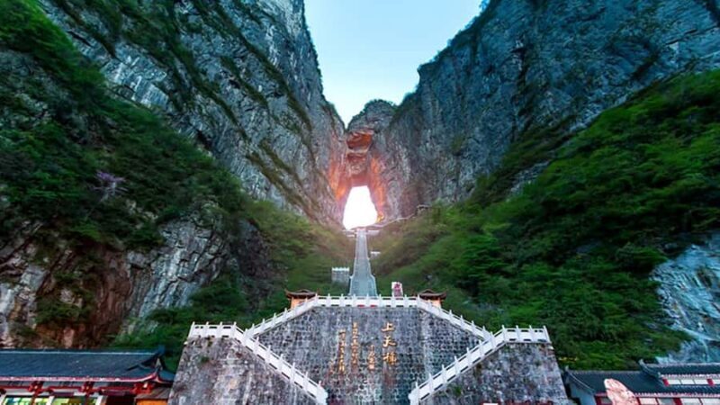 Night Tour to Tianmen Mountain :Skywalk & City Lights - An Authentic Nighttime Adventure on Tianmen Mountain