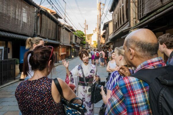 Night Walk in Gion: Kyoto's Geisha District - The Sum Up
