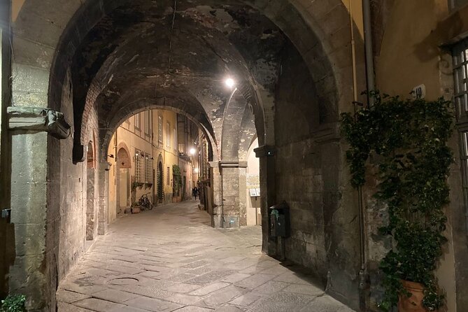 Night Walking Tour in Lucca - Highlights of the Old Town