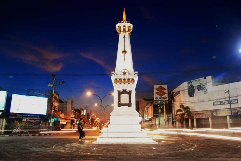 Night Walking Tour of Yogyakarta Cosmological Axis Landmark - The Walking Experience: Comfort and Practicalities