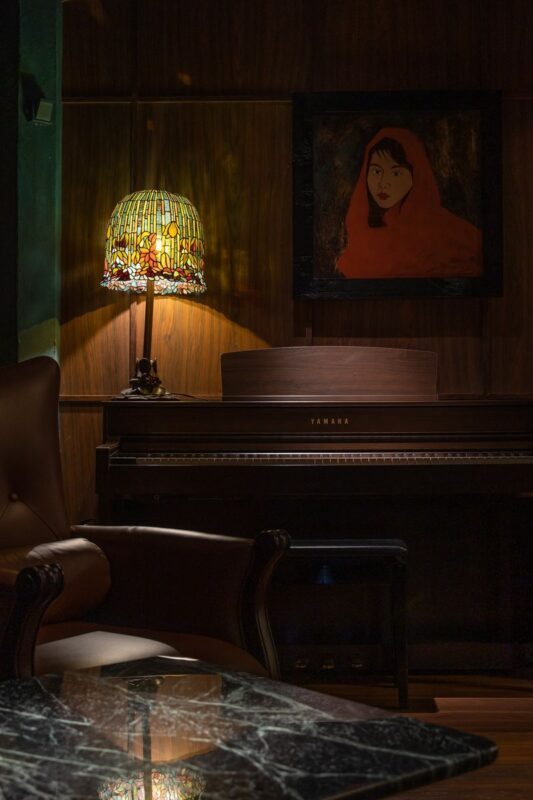 Nightlife Experience At Angelss Share Bar - The Whisky Society - Look up at the 18-layer dome