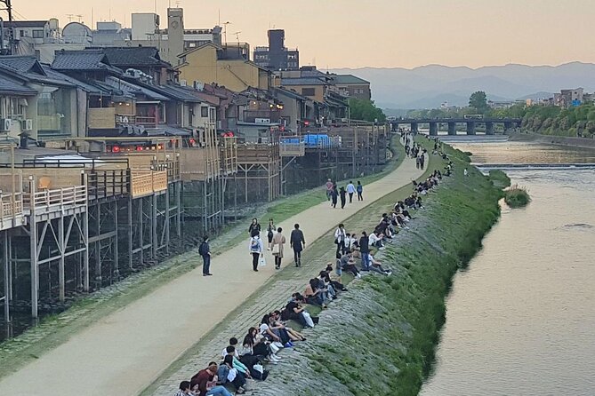 Nighttime All-Inclusive Local Eats and Streets, Gion and Beyond - Tour Format and Experience